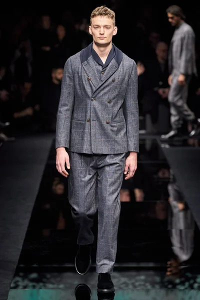 Look 48